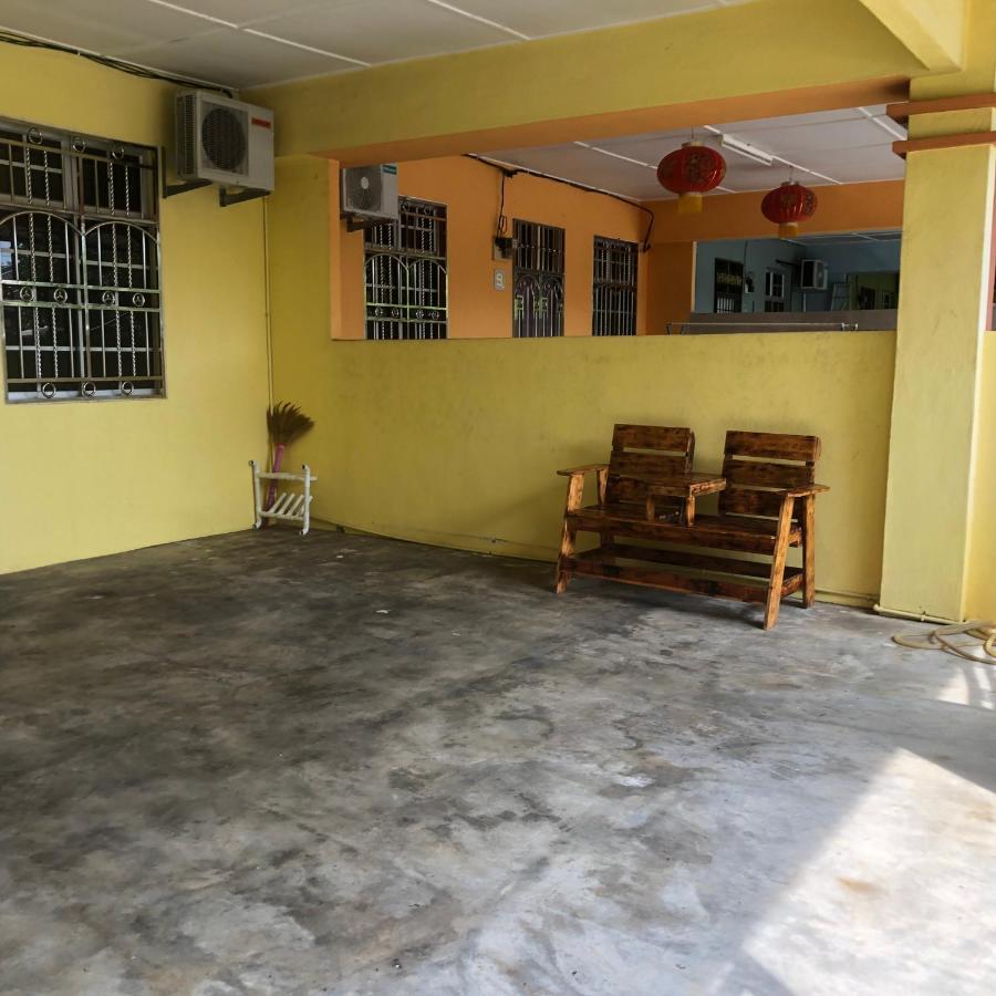 E&Y Homestay Kuala Rompin Bagian luar foto