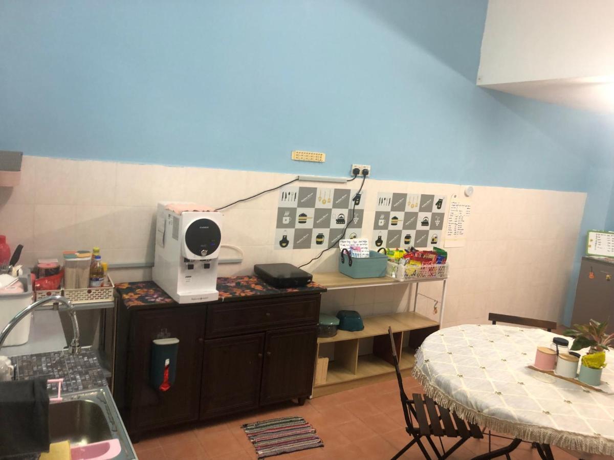 E&Y Homestay Kuala Rompin Bagian luar foto