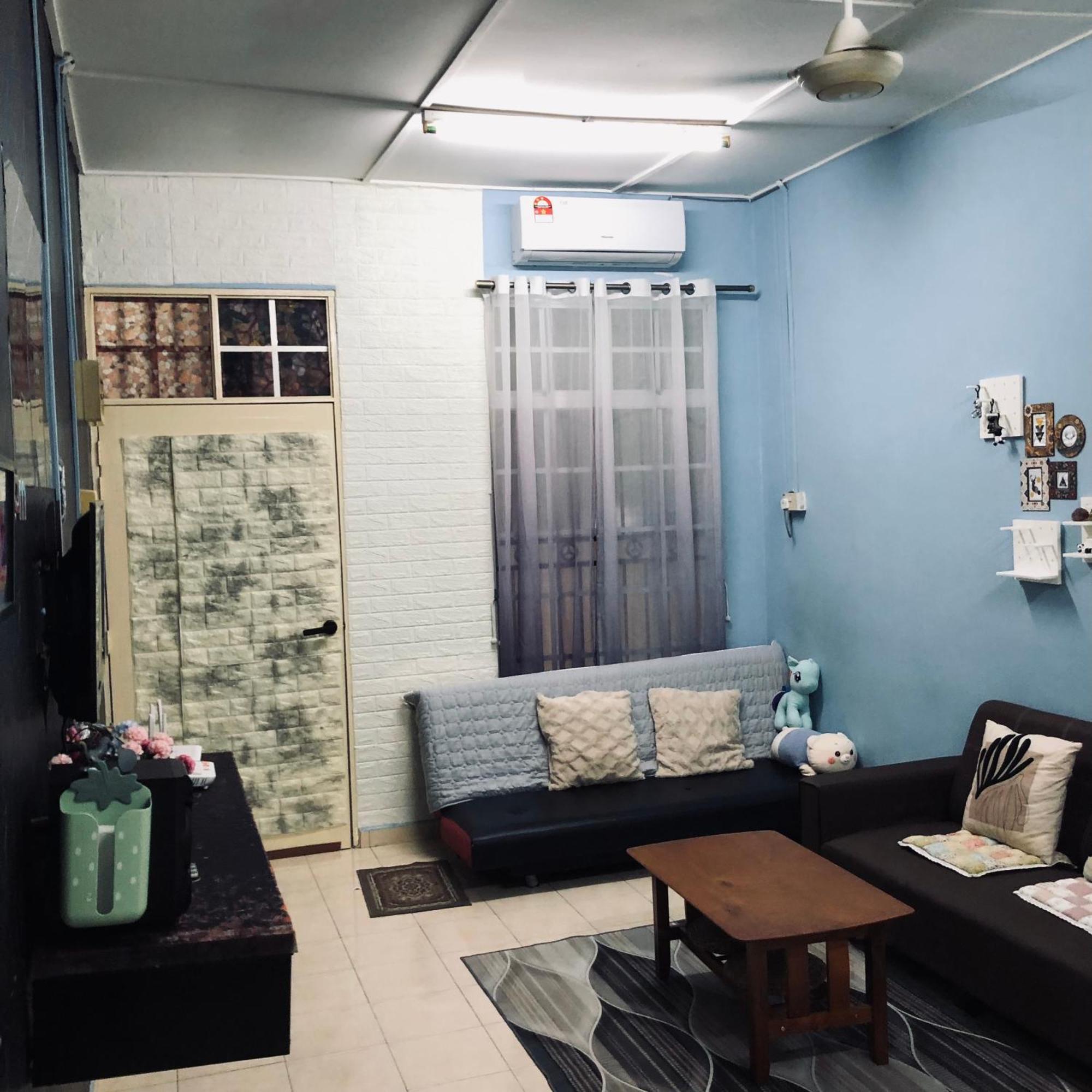E&Y Homestay Kuala Rompin Bagian luar foto